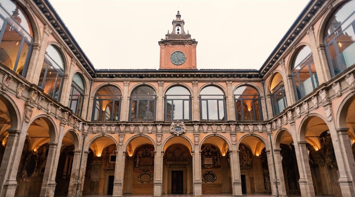 دانشگاه بولونیا