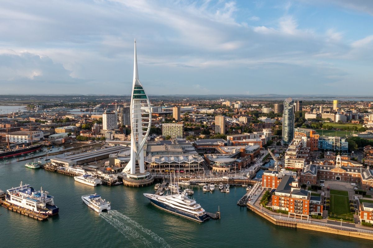 دانشگاه پرتسموس Portsmouth 1 دانشگاه پرتسموس