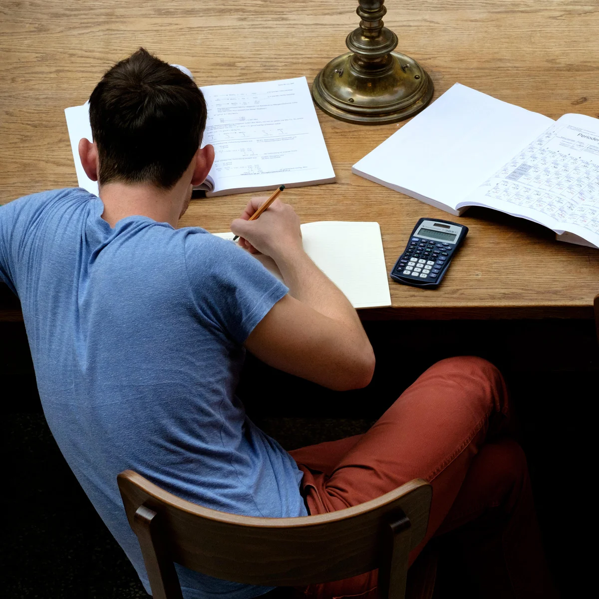 چالش های تحصیل در انگلیس 1 هزینه های بالای تحصیل و زندگی در انگلیس