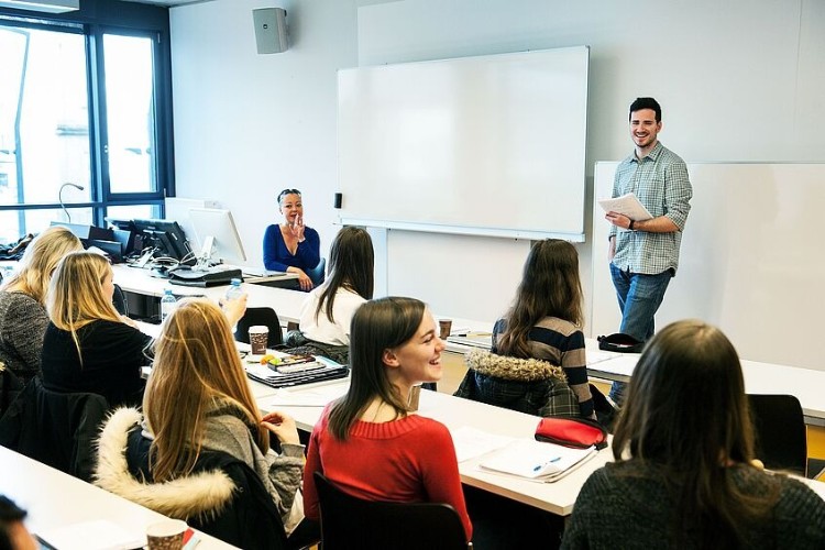 تحصیل در اتریش 11 آیا تحصیل در دانشگاههای اتریش بدون مدرک زبان ممکن است؟