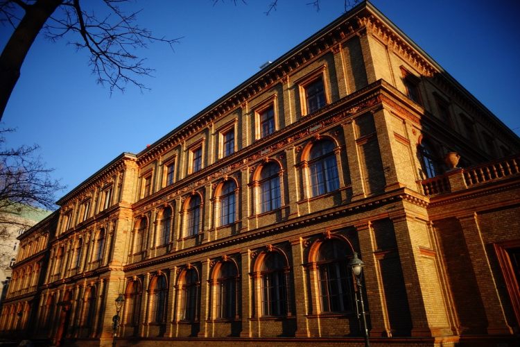 دانشگاه هنرهای کاربردی وین اتریش