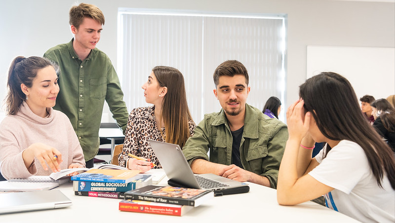 تحصیل دکتری در انگلیس 3 مزایای تحصیل دکتری در انگلیس