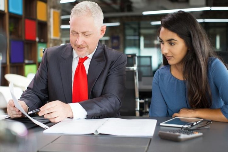 تعهدات مالیاتی و بیمه ملی برای دانشجویان در انگلستان