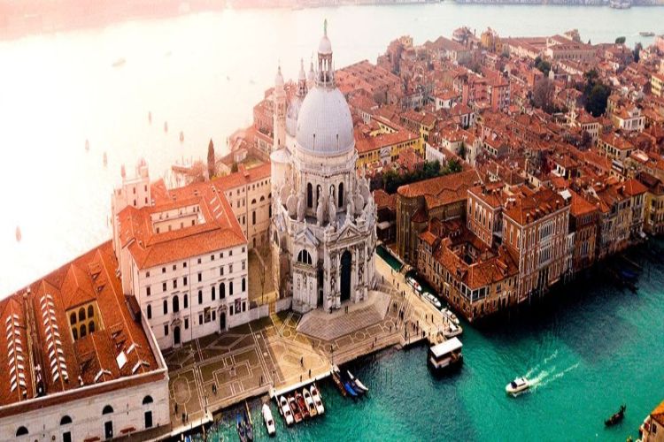 آیا به زبان انگلیسی میتوان در ایتالیا تحصیل کرد