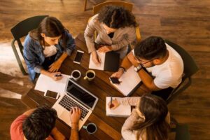 کار دانشجویی در اتریش