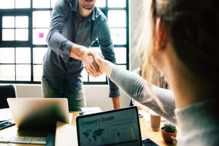 کار دانشجویی در استرالیا؛ فرصتها، حقوق و محدودیتها 2 درآمد کار دانشجویی در استرالیا چقدر خواهد بود؟