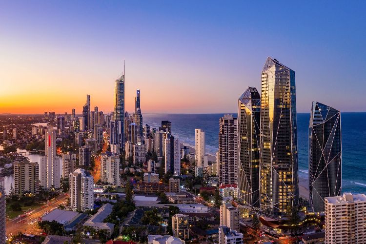 بهترین شهرهای استرالیا برای کار ایرانیان 5 گلدکوست یکی از بهترین شهرهای استرالیا برای کار